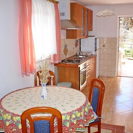 Apartments Biskup Привлака Екстериор снимка