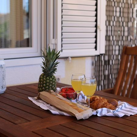 Apartments Biskup Привлака Екстериор снимка