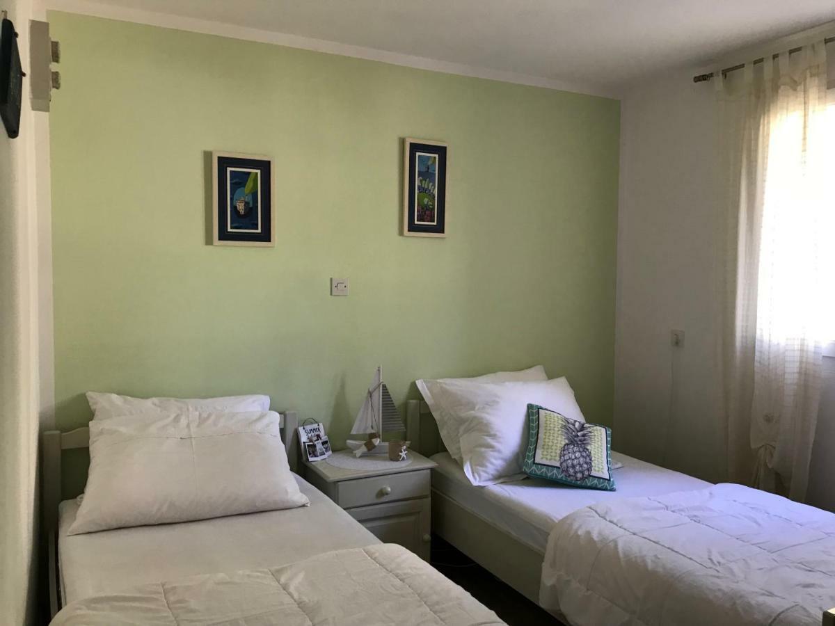 Apartments Biskup Привлака Екстериор снимка