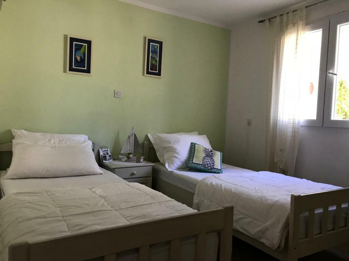 Apartments Biskup Привлака Екстериор снимка