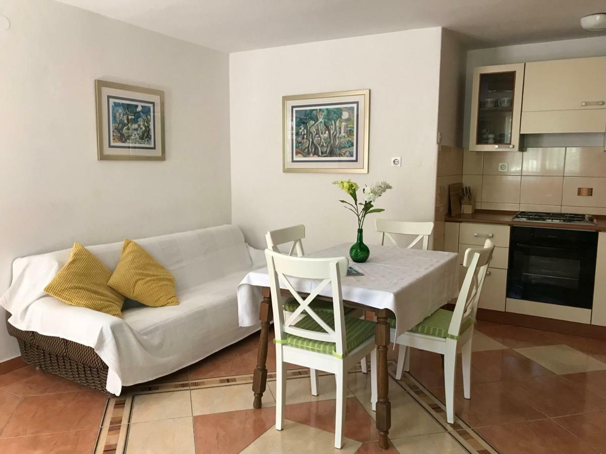 Apartments Biskup Привлака Екстериор снимка