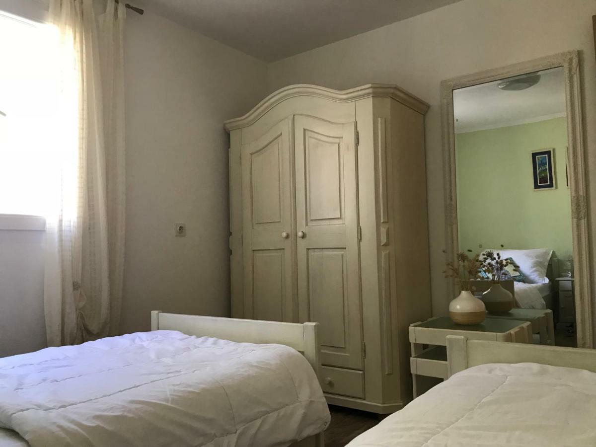 Apartments Biskup Привлака Екстериор снимка