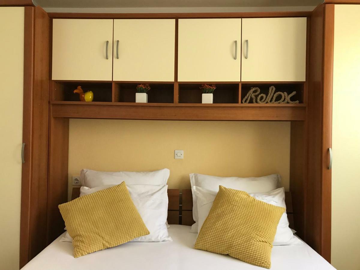 Apartments Biskup Привлака Екстериор снимка
