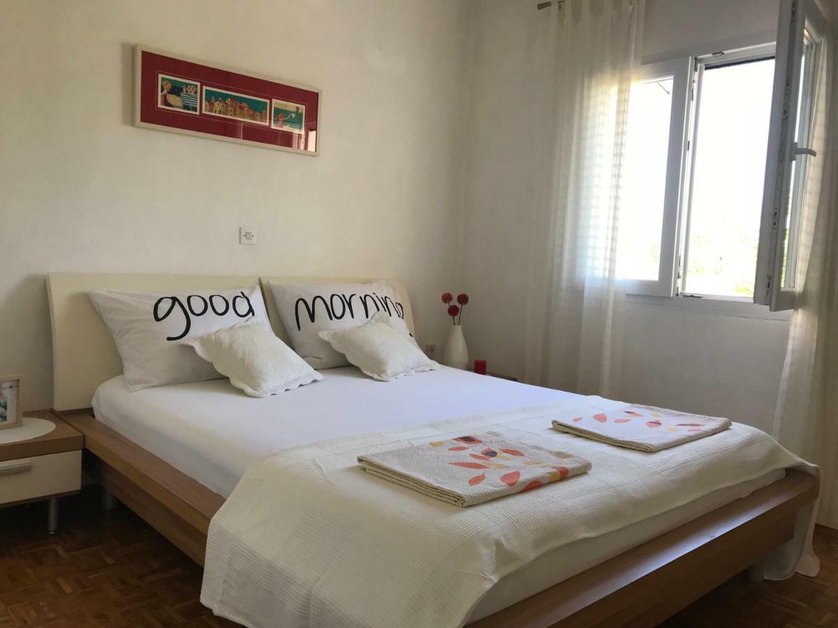 Apartments Biskup Привлака Екстериор снимка