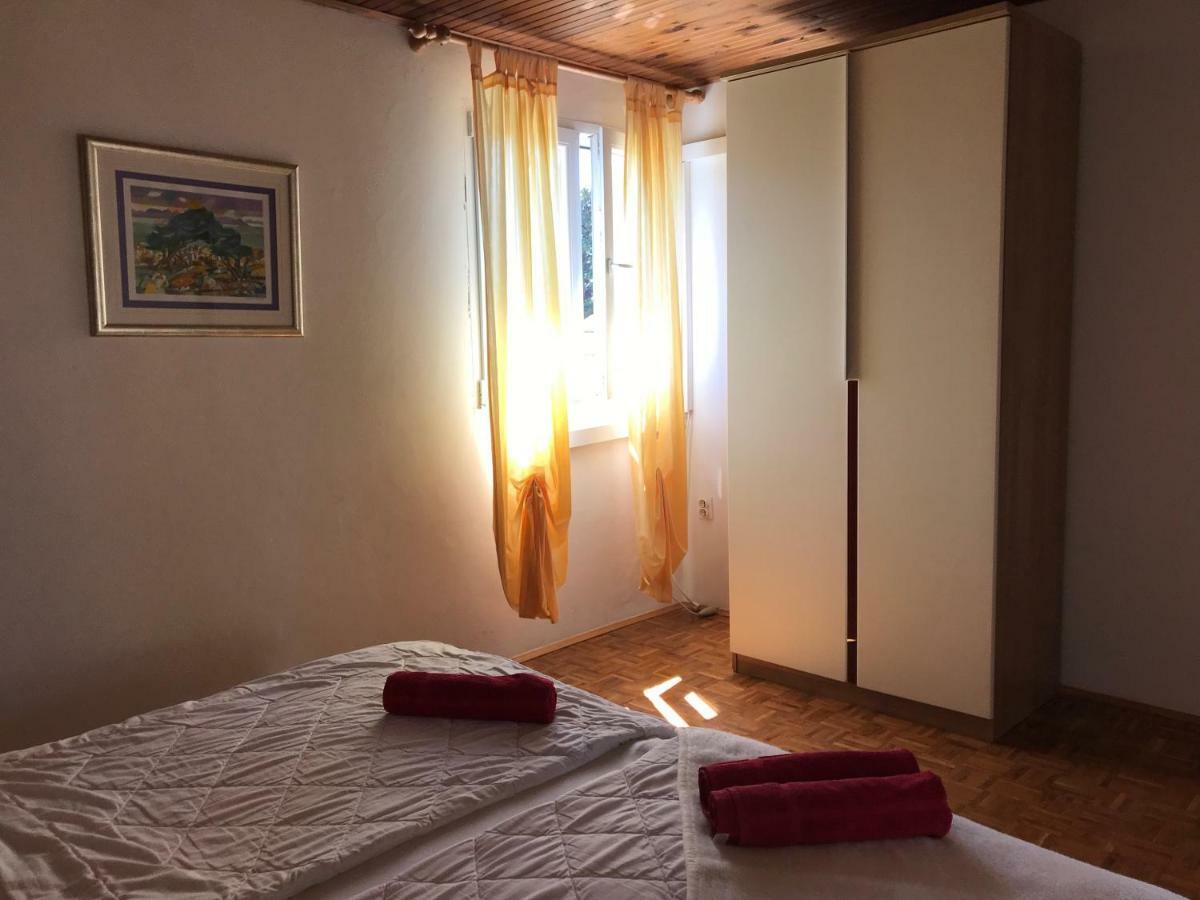Apartments Biskup Привлака Екстериор снимка